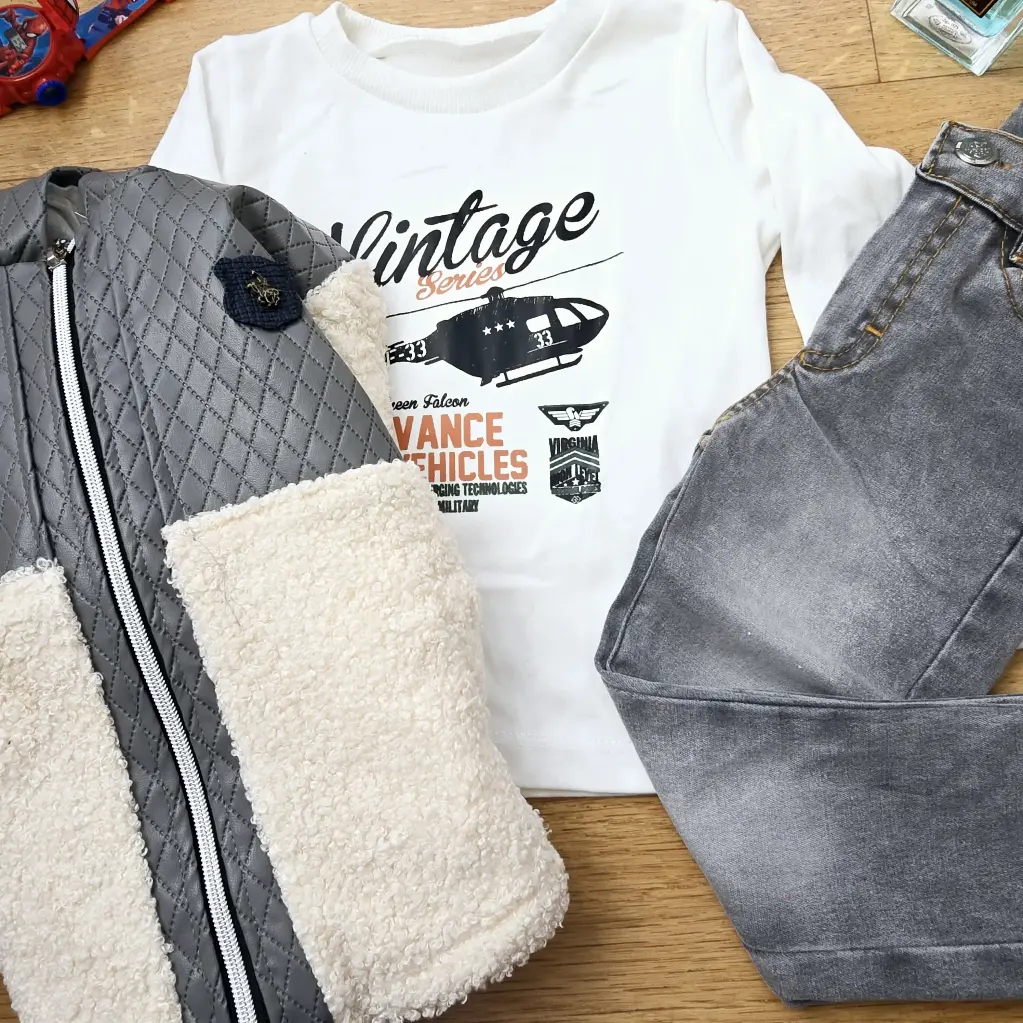  Ensemble Garçon Style Vintage - Sweat Imprimé Avion, Jean Gris et Veste en polaire- Look Rétro et Confortable